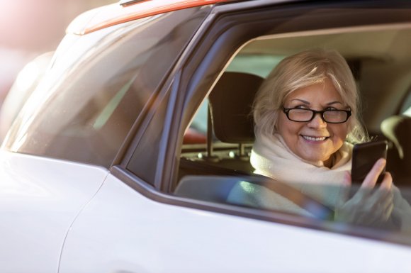 Transport médical pour le déplacement d’une personne malade assise à Vienne. Taxis SARZIER